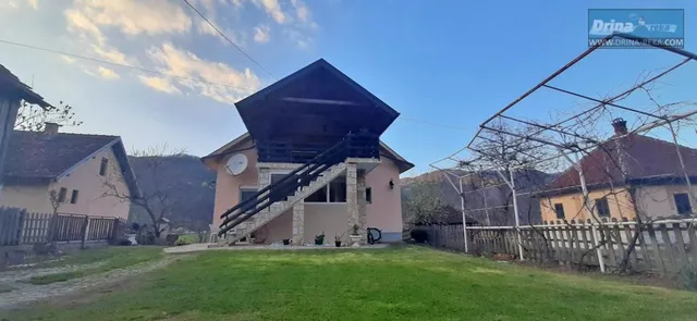 Смештај ПЕТРОНИЈЕВИЋ