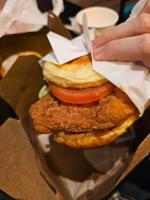 Salish Sun Taqueria, Bar & Burgers