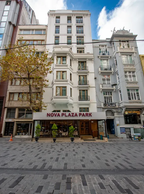 Nova Plaza Park Hotel