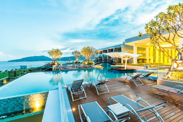 Crest Resort and Pool Villas Phuket