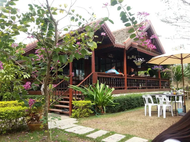 เฮือนอีสานเพลส