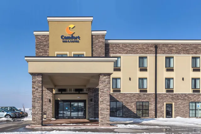 Comfort Inn & Suites Cedar Rapids Airport