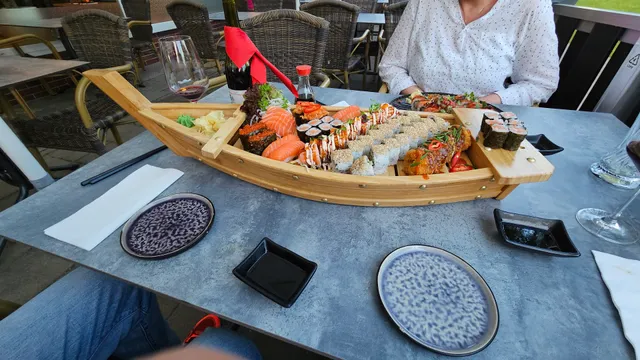 Asia-Haus Sushi & Warmküche