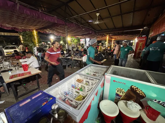 Himalaya Hotel And Restaurant ,AC hall , Dine in, Family restaurant , veg