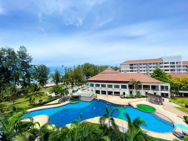 Seapine Beach Golf and Resort Hua Hin