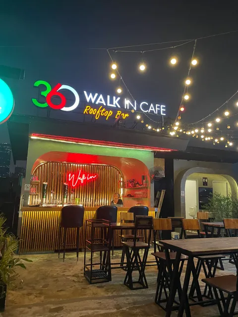 360 Walk In Cafe Rooftop Bar