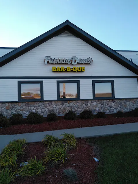 Famous Dave's Bar-B-Que