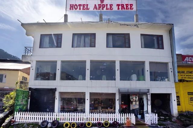 Hotel Apple Tree Restaurant & Cafe