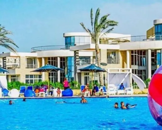 Marseilia Beach 4 village