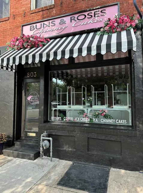 Buns & Roses Chimney Cakes