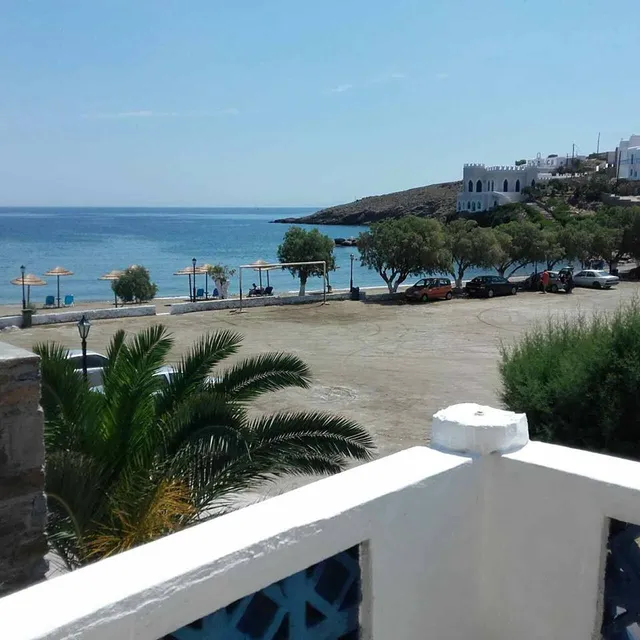 Δωμάτια Κυκλάδες - Λουτρά Κύθνος