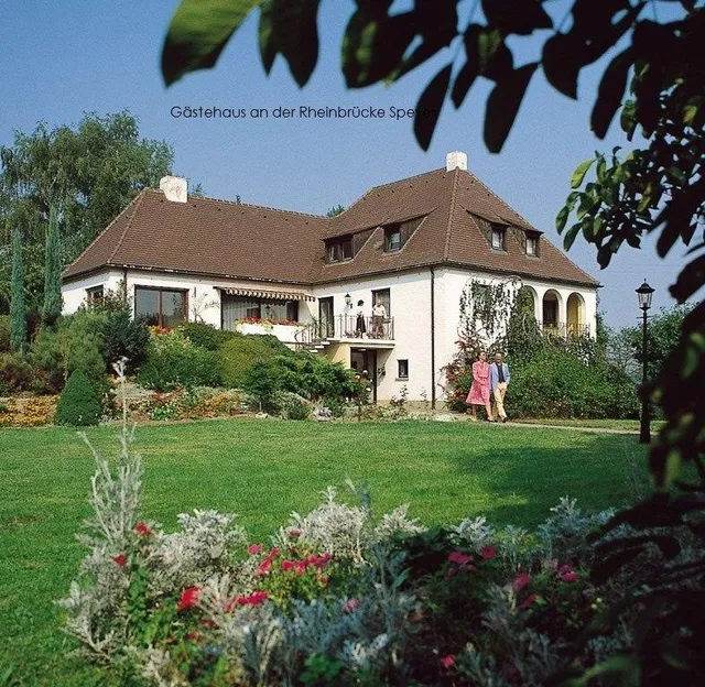 Gästehaus an der Rheinbrücke