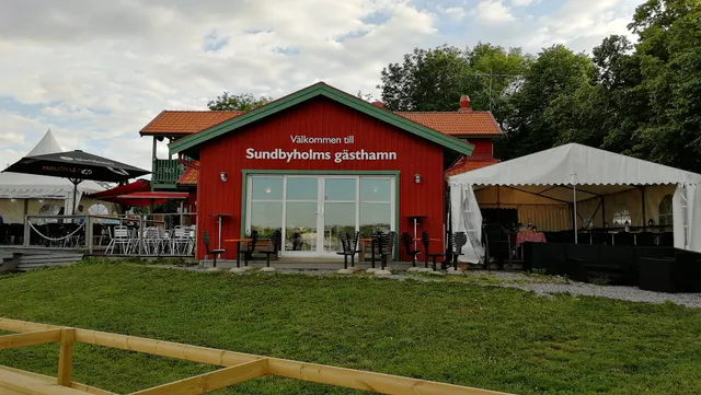 Sundbyholms Gästhamn - restaurang & café