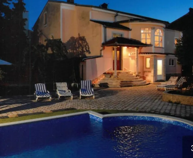 Sun city Boutique roomsGiovanna Boutique Rooms & Pool