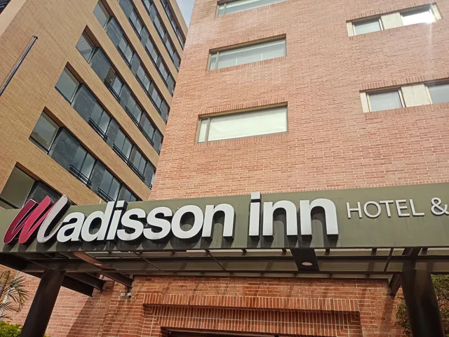 Madisson Inn Hotel & Luxury Suites By GEH Suites