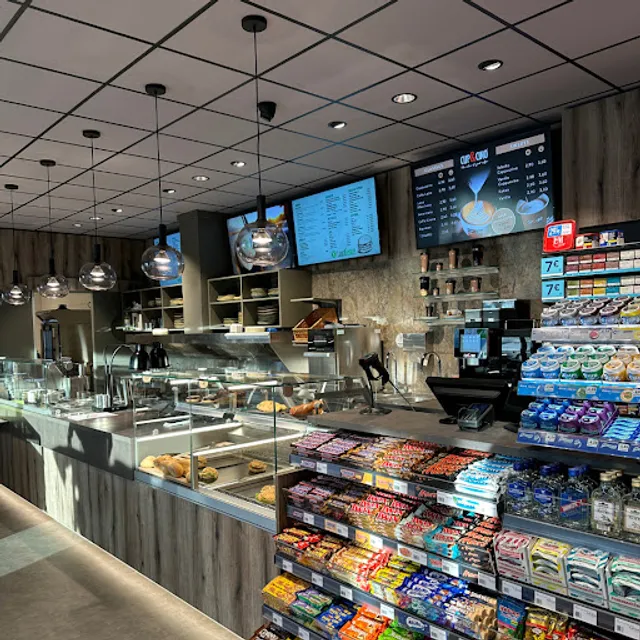 Raiffeisen LandGenuss-Imbiss + Tank- & Backshop