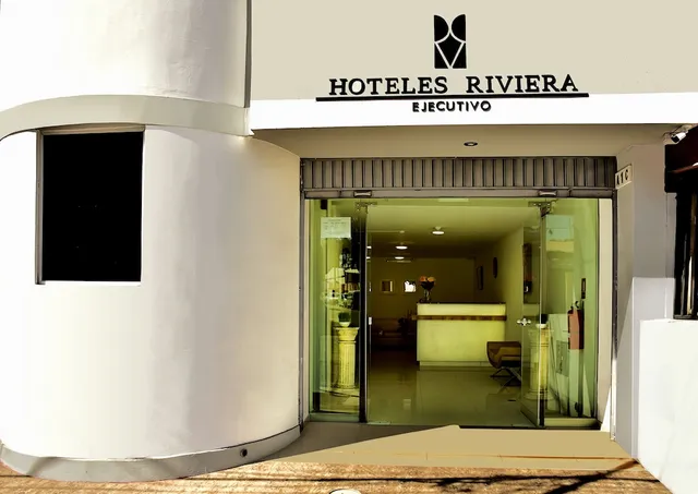 Hotel Riviera Tahuaycani