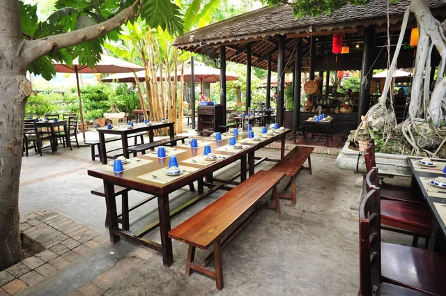 LÀNG NGON - Vietnamese Cuisine & Seafood Restaurant