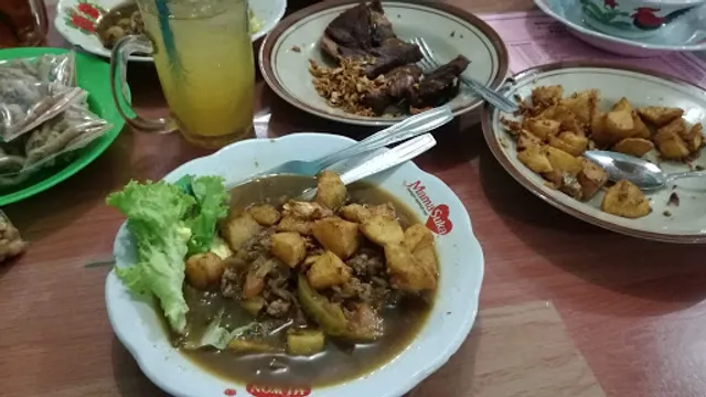 Sumber Bestik Pak Darmo Honggowongso