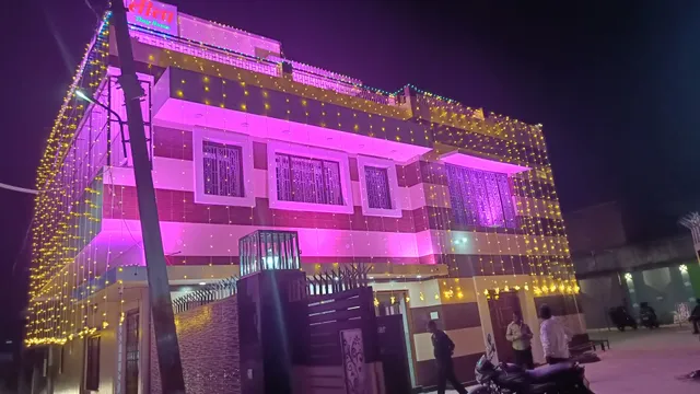 Leela Home Stay (Leela Lawn)