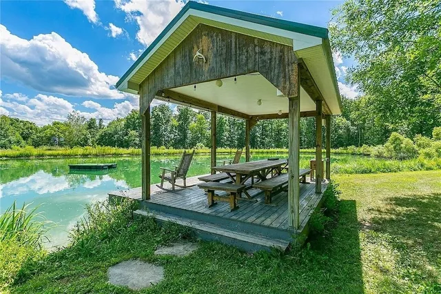 Letchworth Farm Guesthouses & Trail Rides