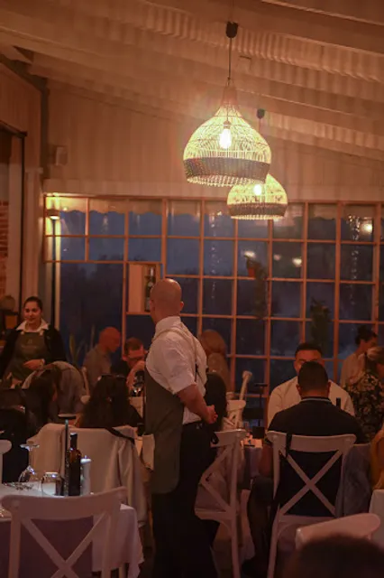 The Halfway House Restaurant Wine Bar