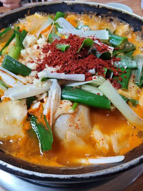 시골양푼이동태메기찌개전문