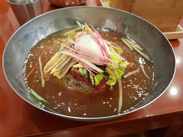 함흥냉면전문점함경면옥괴정점