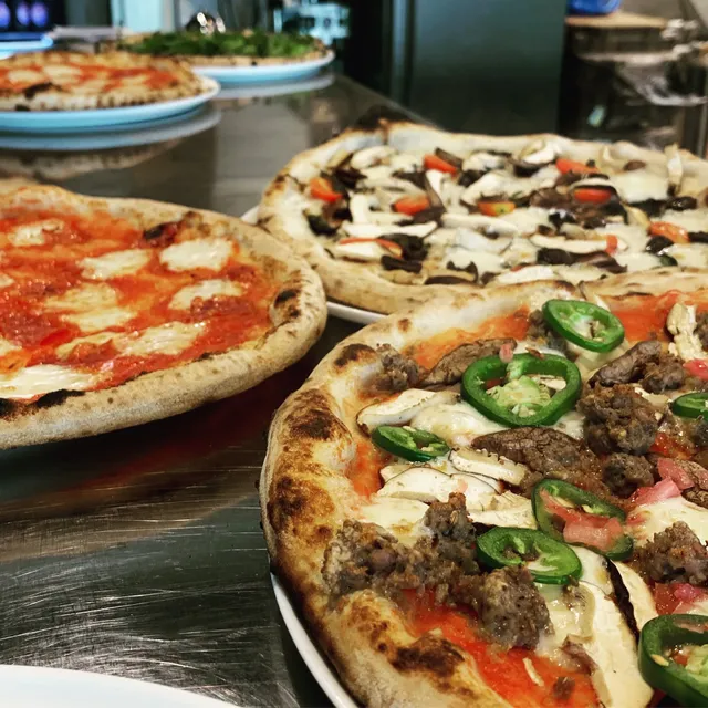 Luna Pizza Cafe - Clayton