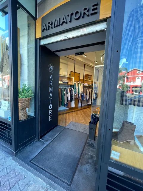 Armatore abbigliamento donna