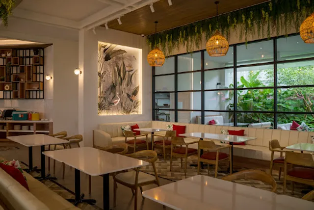 Mun Prao’s Cafe & Restaurant (มันพร้าวส์)