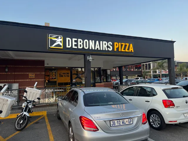 Debonairs Pizza