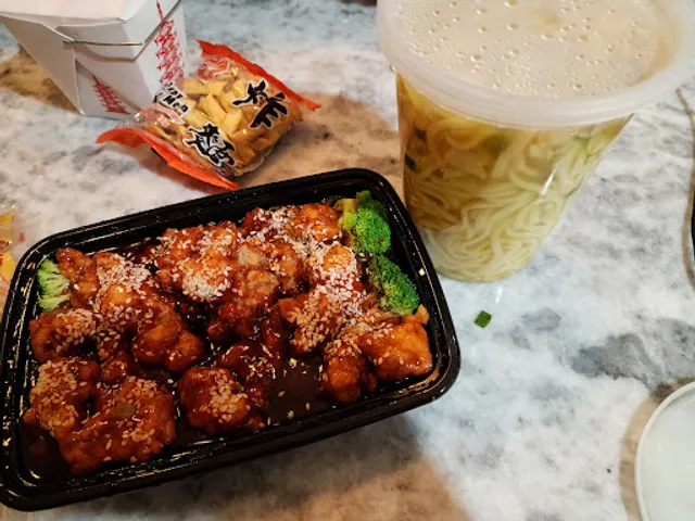 Happy Family Chinese & Thai Restaurant