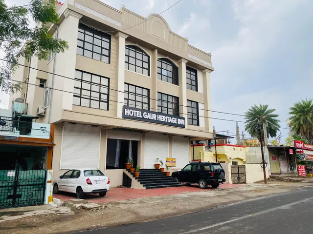 Hotel Gaur Heritage Inn
