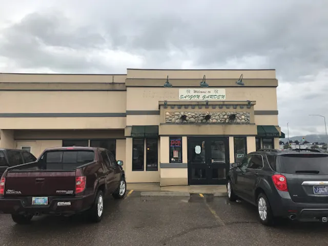 Saigon Garden (by Charlie Wongs)