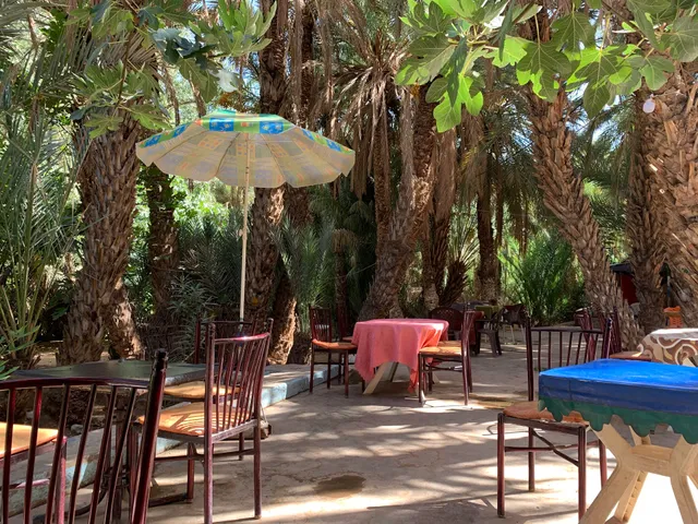 Cafe Restaurant Source des Poissons Sacrés cher abdell