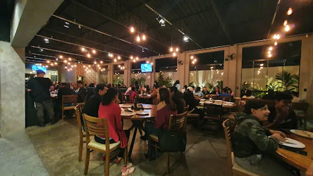 Pizzaria & Choperia - Monções