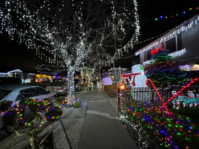 Sunset Glen Christmas Display