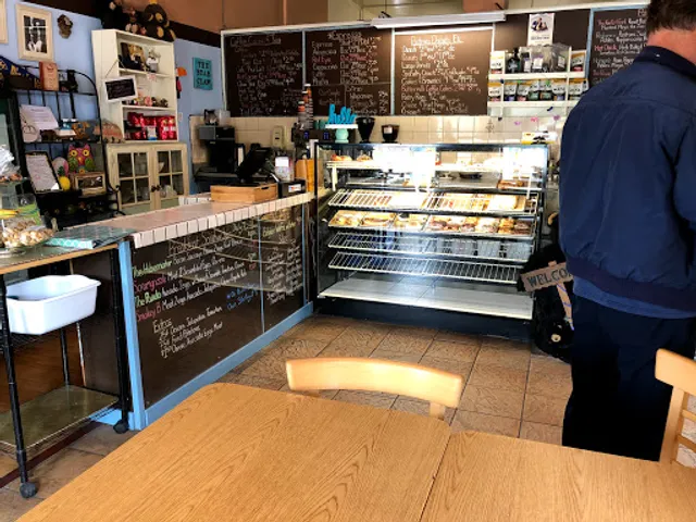 Bear Claw Bakery & Cafe