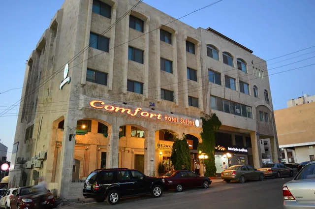 Comfort Hotel Suites