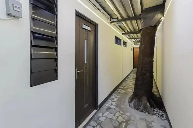 RedDoorz near RS Sari Asih Ciledug