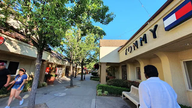 Folsom Premium Outlets