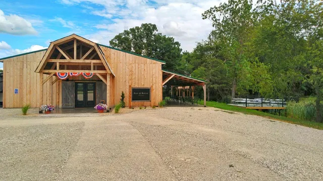Barn & Bottle Winery