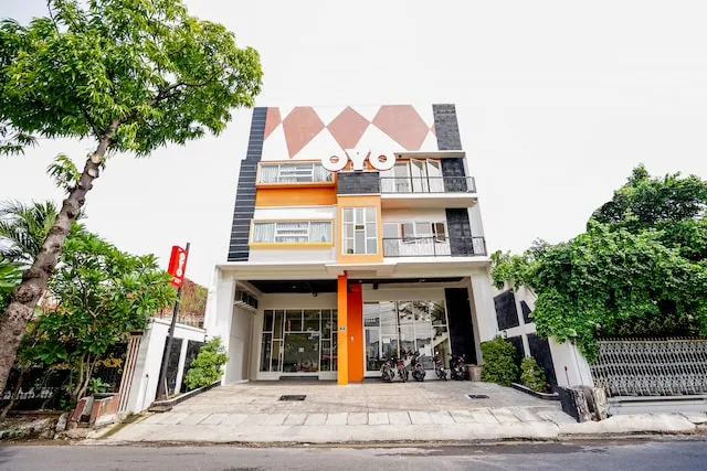 Pratisarawirya Hotel