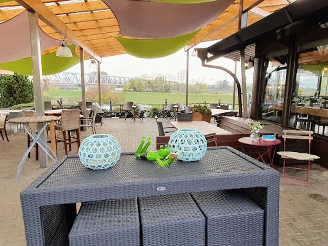 Restaurant-Cafe-Am-Yachthafen