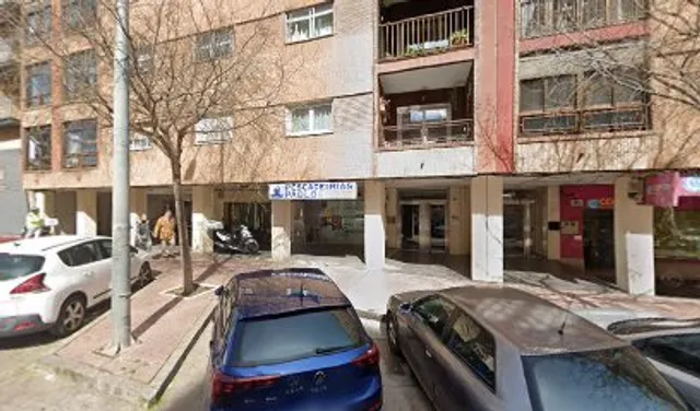 Av. de los Molinos, 10