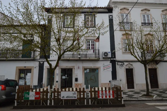 Dom Dinis Low Cost Hostel