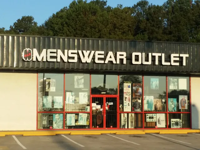 R & R MENSWEAR OUTLET