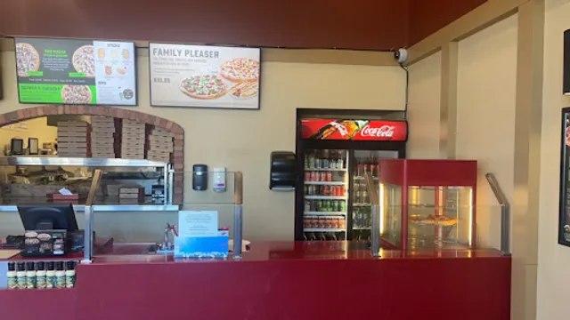 Topper's Pizza - Val Caron