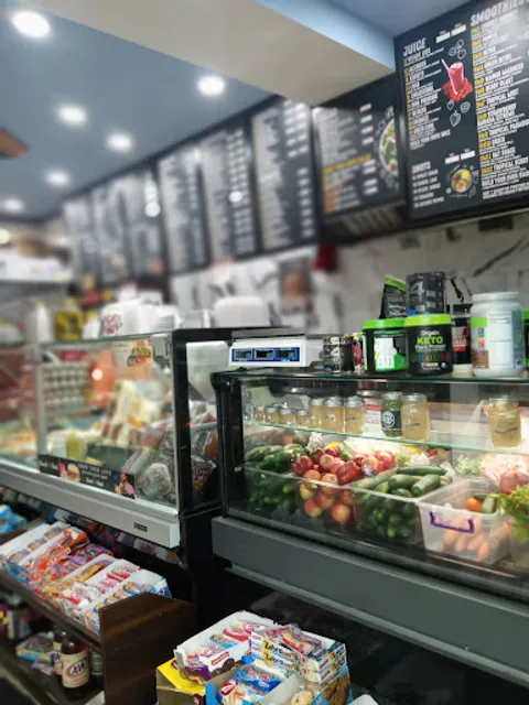 URBAN JUICE BAR &GRILL